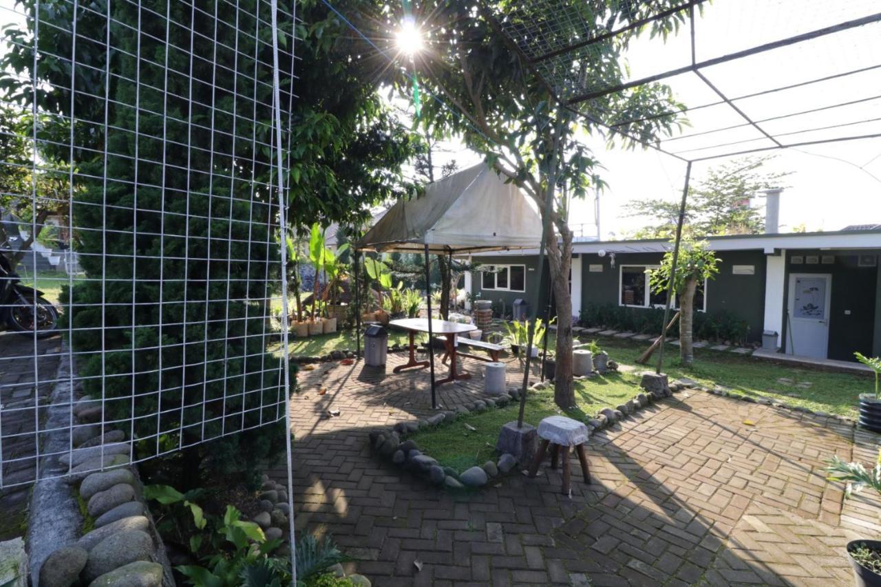 Lembur Incu Syariah Villa & Resto 伦邦 外观 照片