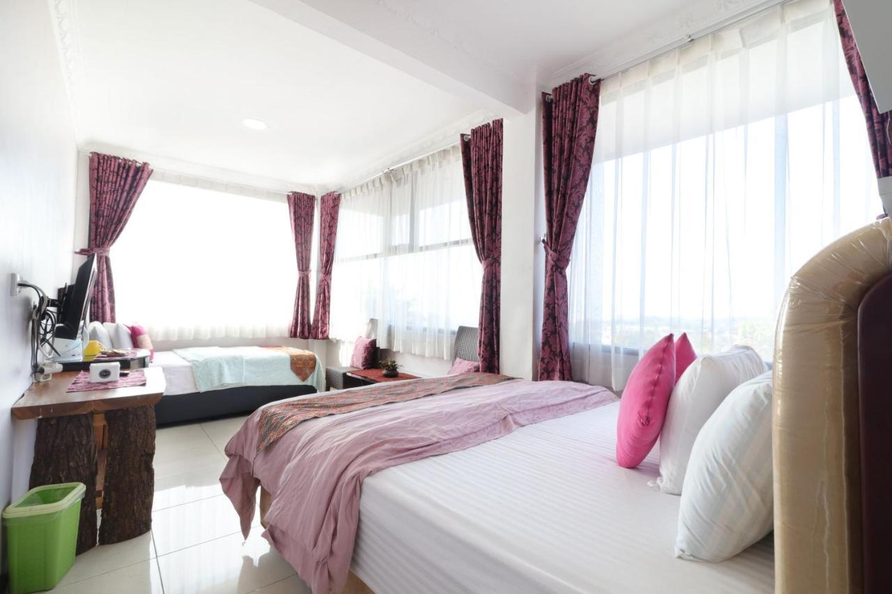Lembur Incu Syariah Villa & Resto 伦邦 外观 照片