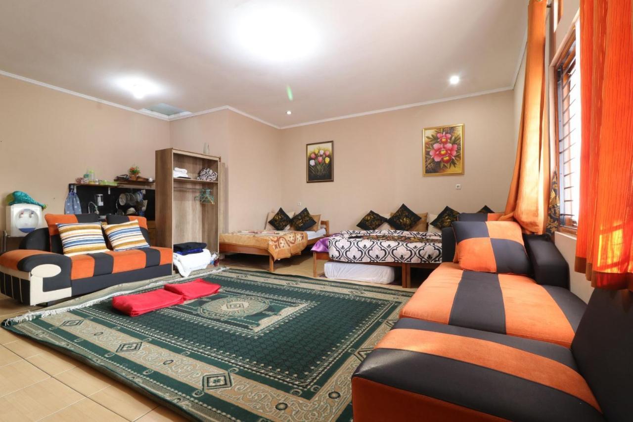 Lembur Incu Syariah Villa & Resto 伦邦 外观 照片
