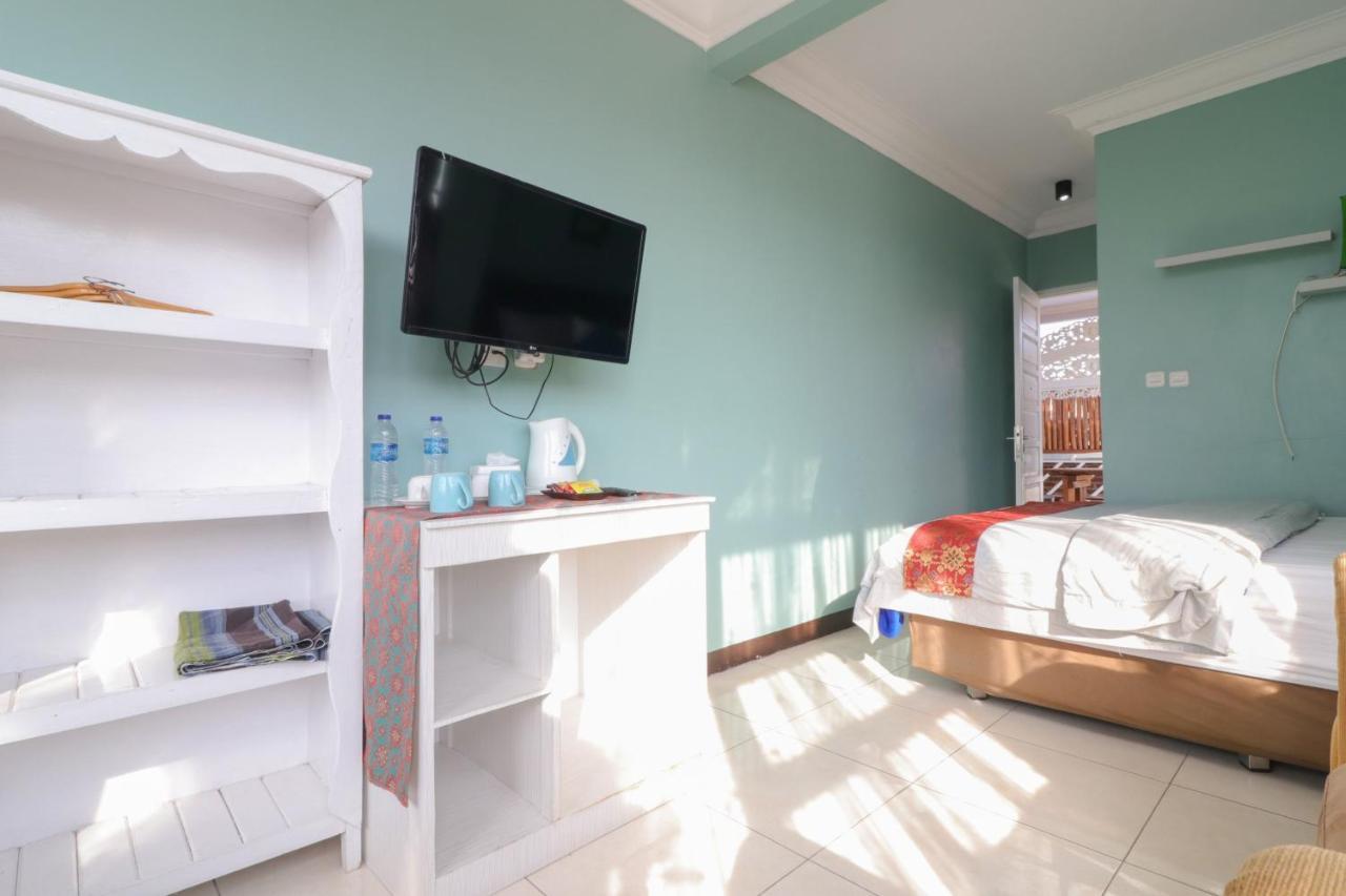 Lembur Incu Syariah Villa & Resto 伦邦 外观 照片