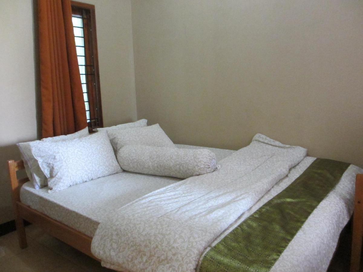 Lembur Incu Syariah Villa & Resto 伦邦 外观 照片
