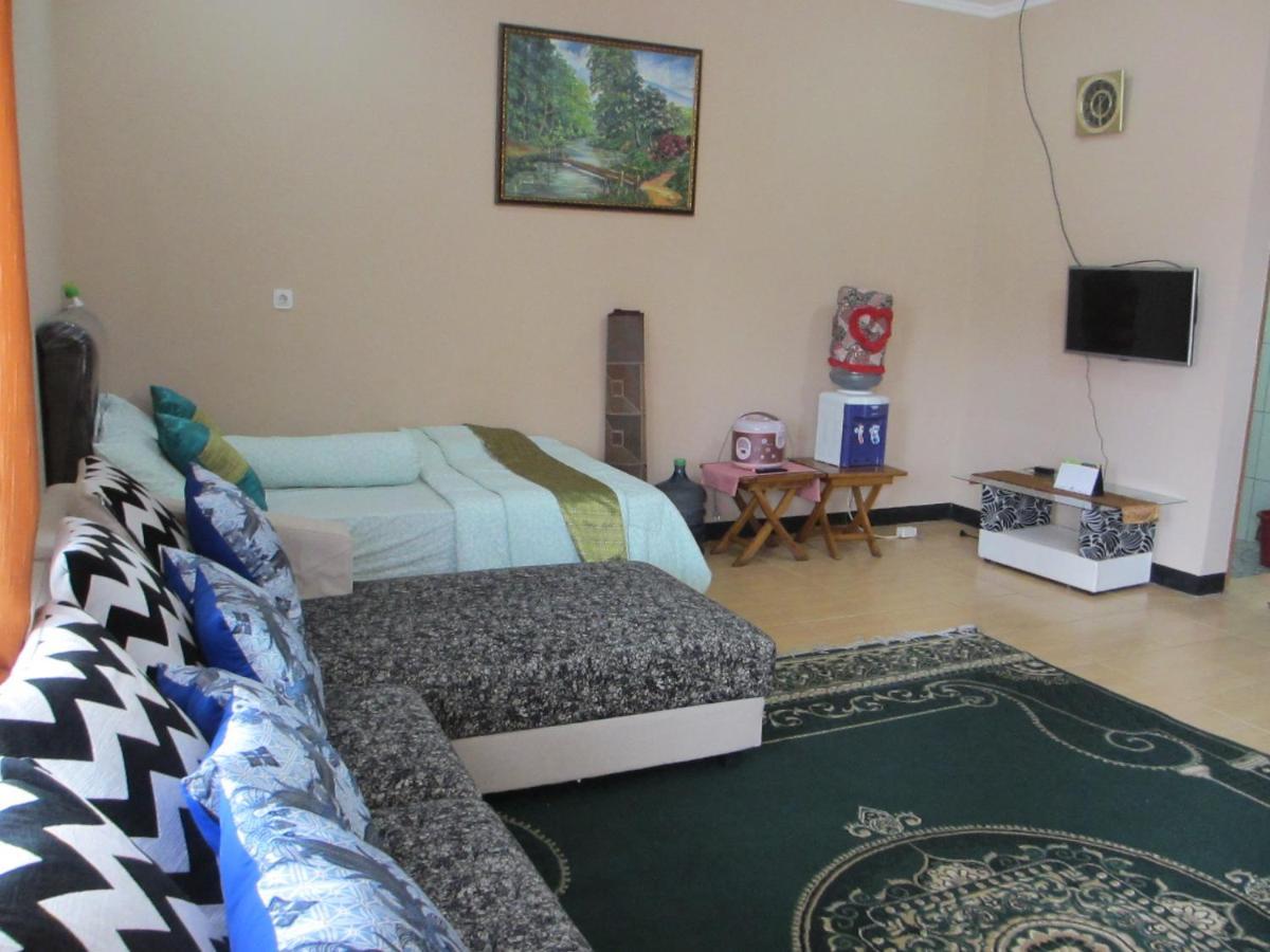 Lembur Incu Syariah Villa & Resto 伦邦 外观 照片